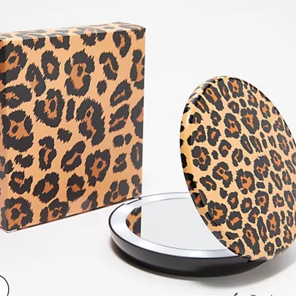 QVC POP PORTABLE LIGHTED COMPCT MAGNIFYING MIRROR NEW - Picture 2 of 8